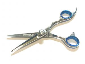 Made of 410-stainless steel which guarantees a long lasting razor cutting edge